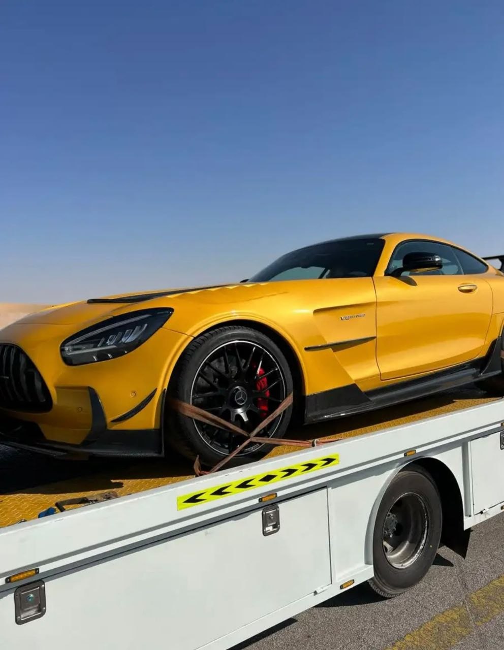 سطحة من الرياض إلى دبي