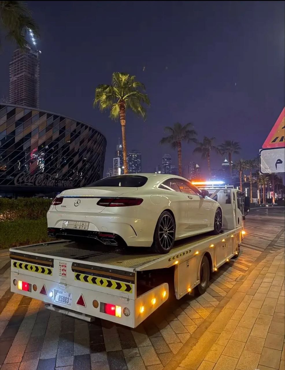 نقل سيارة من السعودية إلى الإمارات